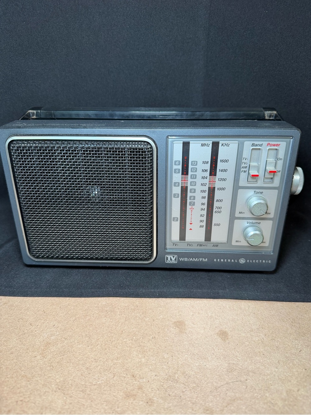 Vintage General Electric TV Sound WB/AM/FM Radio Receiver Model 7-2945A Tested